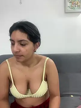 Snapshot of cloe_small chatting on February 2025 04:15:02 AM cloe small online show from February 2025 04:15:02 AM
