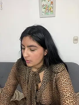Snapshot of cloe_small chatting on February 2025 02:34:01 AM cloe small online show from February 2025 02:34:01 AM