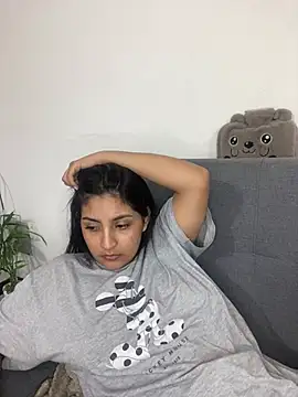 Snapshot of cloe_small chatting on February 2025 05:23:01 AM cloe small online show from February 2025 05:23:01 AM