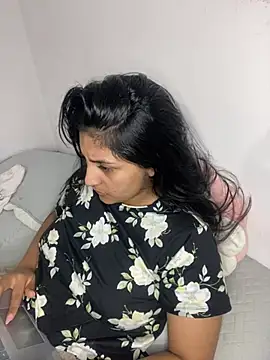Snapshot of cloe_small chatting on February 2025 06:37:01 AM cloe small online show from February 2025 06:37:01 AM