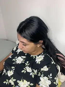 Snapshot of cloe_small chatting on February 2025 09:42:02 AM cloe small online show from February 2025 09:42:02 AM