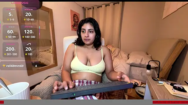 Snapshot of cloe_small chatting on October 2025 04:34:02 AM cloe small online show from October 2025 04:34:02 AM