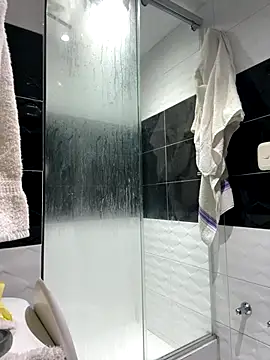 Snapshot of cloe_small chatting on November 2025 04:22:02 AM cloe small online show from November 2025 04:22:02 AM