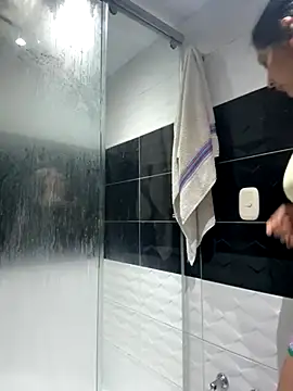 Snapshot of cloe_small chatting on November 2025 07:18:01 AM cloe small online show from November 2025 07:18:01 AM