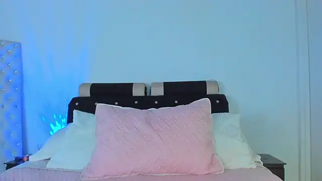 emma-hiill online show from February 2025 03:28:02 PM