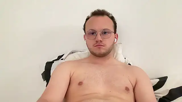 Letroueurfou online show from April 2026 10:47:02 AM