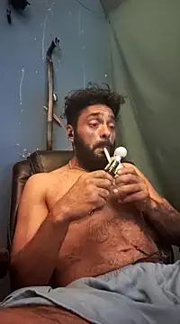 Snapshot of C8L3U chatting on December 2024 11:12:02 AM C8L3U online show from December 2024 11:12:02 AM