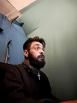 Snapshot of C8L3U chatting on December 2024 08:34:01 AM C8L3U online show from December 2024 08:34:01 AM