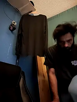 Snapshot of C8L3U chatting on December 2024 08:31:02 AM C8L3U online show from December 2024 08:31:02 AM