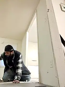 Snapshot of C8L3U chatting on January 2025 01:06:02 PM C8L3U online show from January 2025 01:06:02 PM