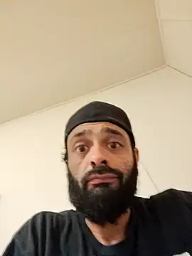 Snapshot of C8L3U chatting on January 2025 04:04:01 AM C8L3U online show from January 2025 04:04:01 AM