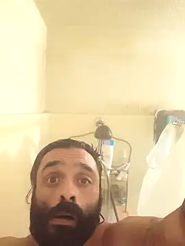 Snapshot of C8L3U chatting on September 2025 06:23:02 AM C8L3U online show from September 2025 06:23:02 AM