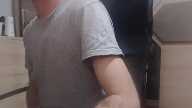 uncutguy01 online show from December 2024 05:10:02 PM