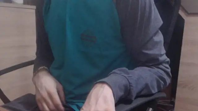 uncutguy01 online show from December 2024 01:50:01 PM