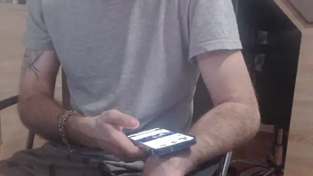 uncutguy01 online show from January 2025 10:15:02 PM