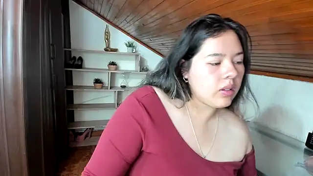 LinaBrowm online show from June 2026 06:51:02 PM
