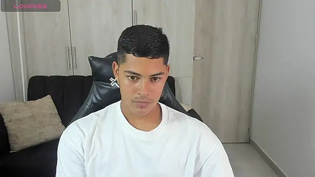 Iamdylan777 online show from October 2025 03:23:02 PM