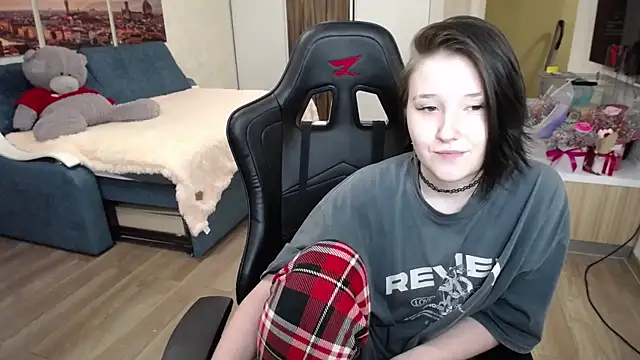 Kira Bakker online show from September 2025 05:38:02 PM