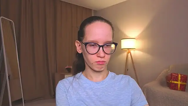 BettyBrowni online show from December 2025 04:04:01 PM