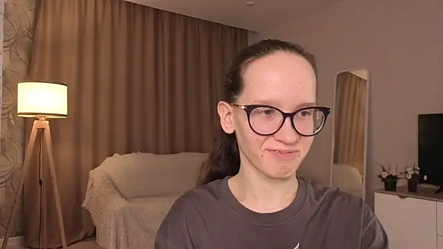 BettyBrowni online show from April 2026 04:12:02 PM
