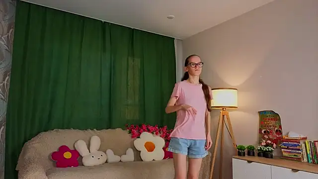 BettyBrowni online show from July 2026 04:09:02 PM