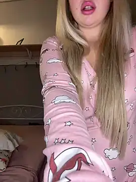 Snapshot of touchme_now chatting on February 2025 03:31:01 PM touchme now online show from February 2025 03:31:01 PM