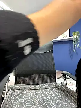 Snapshot of Isakeys_ chatting on October 2025 07:16:02 PM Isakeys online show from October 2025 07:16:02 PM