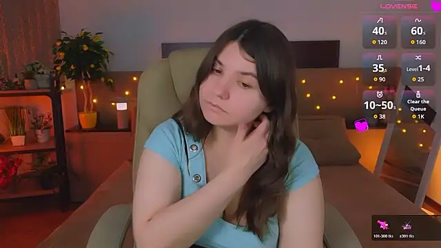 Snapshot of Viola__Shy chatting on March 2026 09:30:02 PM Viola Shy online show from March 2026 09:30:02 PM