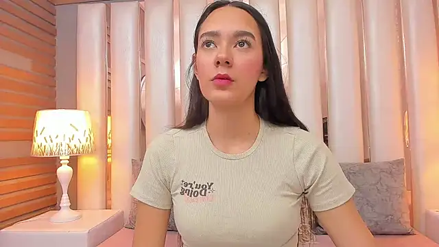 EmmyCruzZ online show from March 2026 01:37:01 PM