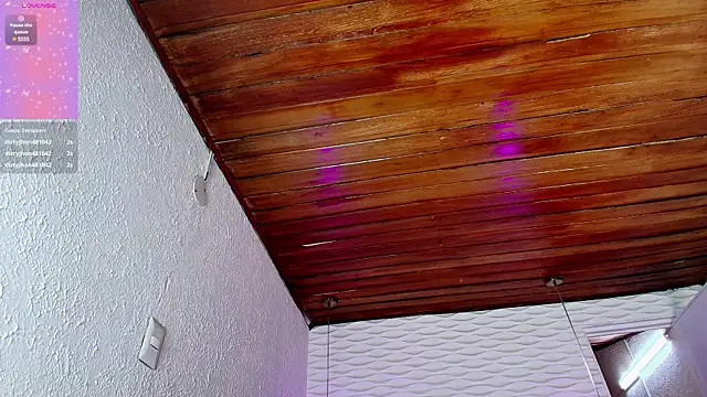 Snapshot of sarah_banks1 chatting on March 2025 07:09:02 PM sarah banks1 online show from March 2025 07:09:02 PM