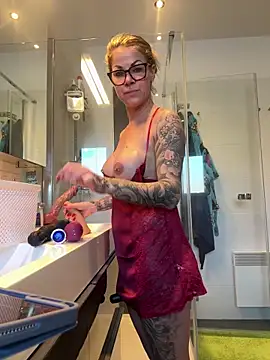 Tatjana Sue online show from December 2024 11:48:01 AM