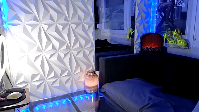 Snapshot of Tatjana_Sue chatting on March 2026 07:05:01 PM Tatjana Sue online show from March 2026 07:05:01 PM