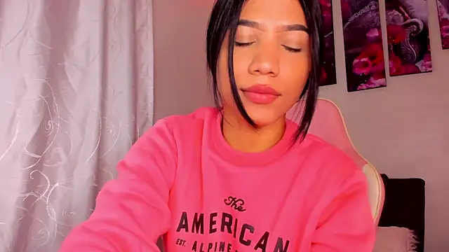 Alissarhys26 online show from December 2024 01:07:01 AM