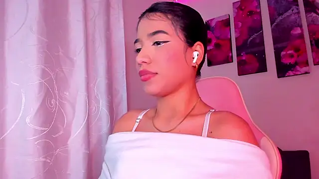 Alissarhys26 online show from February 2025 12:30:01 AM