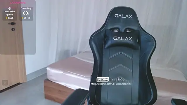 Snapshot of Lin_SiYee chatting on February 2025 02:37:01 PM Lin SiYee online show from February 2025 02:37:01 PM