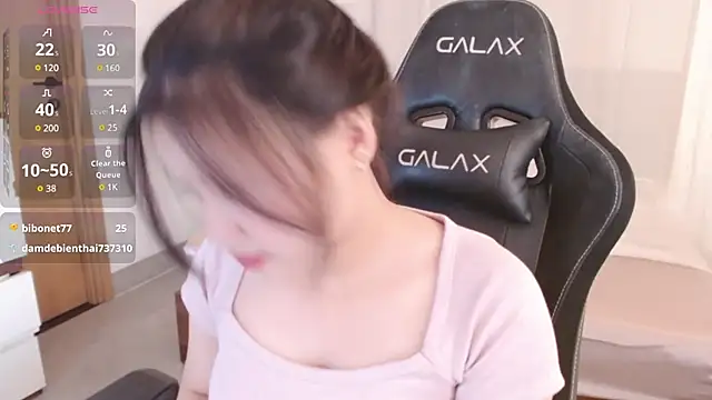 Snapshot of Lin_SiYee chatting on February 2025 02:37:02 PM Lin SiYee online show from February 2025 02:37:02 PM