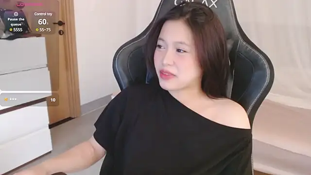 Snapshot of Lin_SiYee chatting on March 2025 06:37:02 AM Lin SiYee online show from March 2025 06:37:02 AM