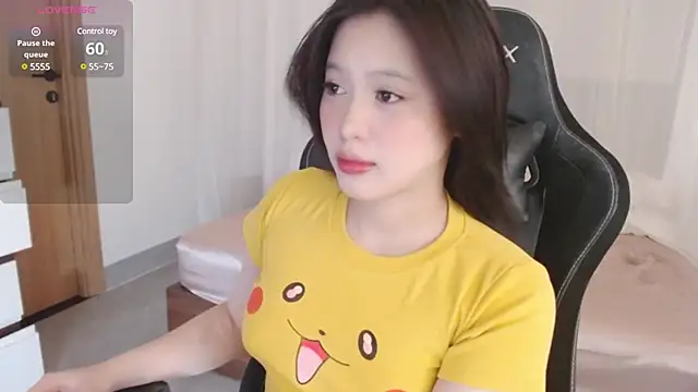 Snapshot of Lin_SiYee chatting on March 2025 06:26:02 AM Lin SiYee online show from March 2025 06:26:02 AM