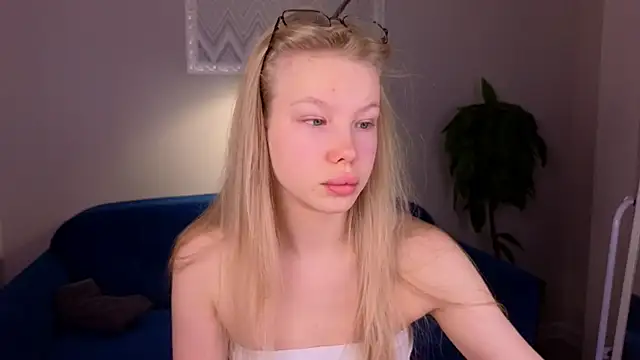 Sarra Cooper online show from December 2024 01:07:02 AM