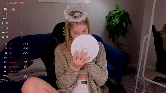 Sarra Cooper online show from January 2025 01:05:02 AM