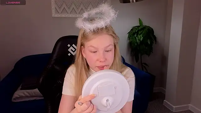 Sarra Cooper online show from February 2025 01:19:01 AM