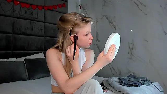 Sarra Cooper online show from March 2025 01:13:01 AM