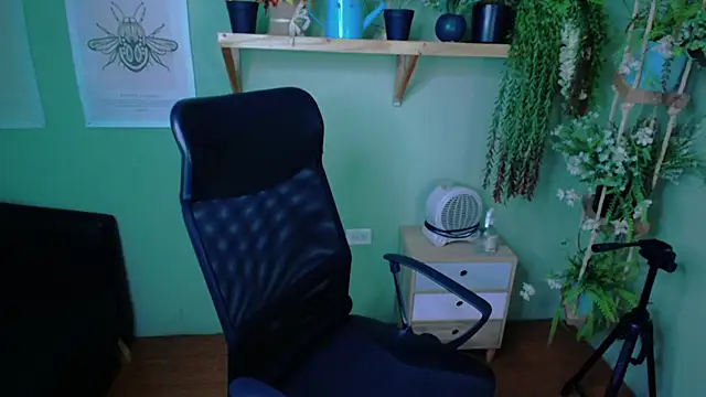 Snapshot of Fernanda__ chatting on October 2025 04:08:02 PM Fernanda online show from October 2025 04:08:02 PM