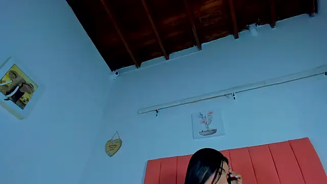Snapshot of valen_rose0 chatting on January 2025 12:07:01 PM valen rose0 online show from January 2025 12:07:01 PM