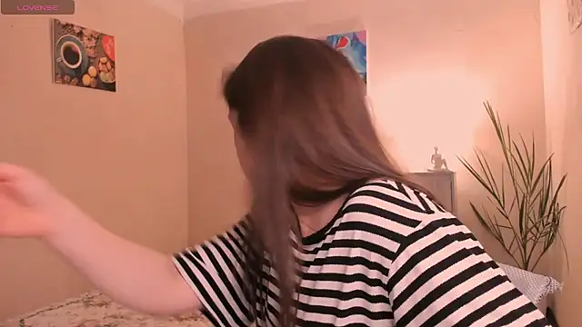 cClandesTina online show from October 2025 03:57:02 PM