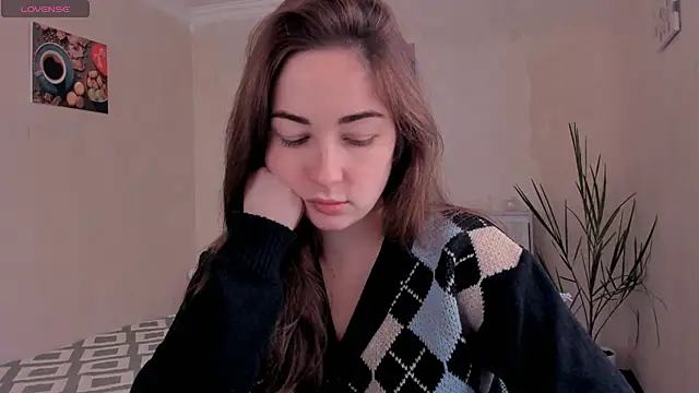 cClandesTina online show from November 2025 12:05:02 PM