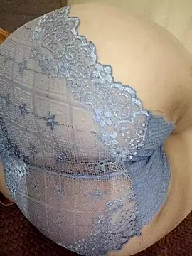 Snapshot of Haralushiaaa chatting on September 2025 05:57:01 PM Haralushiaaa online show from September 2025 05:57:01 PM