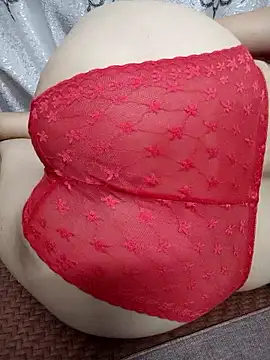 Snapshot of Haralushiaaa chatting on September 2025 11:07:01 PM Haralushiaaa online show from September 2025 11:07:01 PM