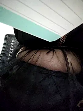 Snapshot of Haralushiaaa chatting on September 2025 04:45:01 PM Haralushiaaa online show from September 2025 04:45:01 PM