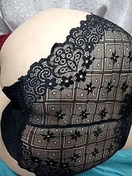 Snapshot of Haralushiaaa chatting on November 2025 07:14:02 PM Haralushiaaa online show from November 2025 07:14:02 PM